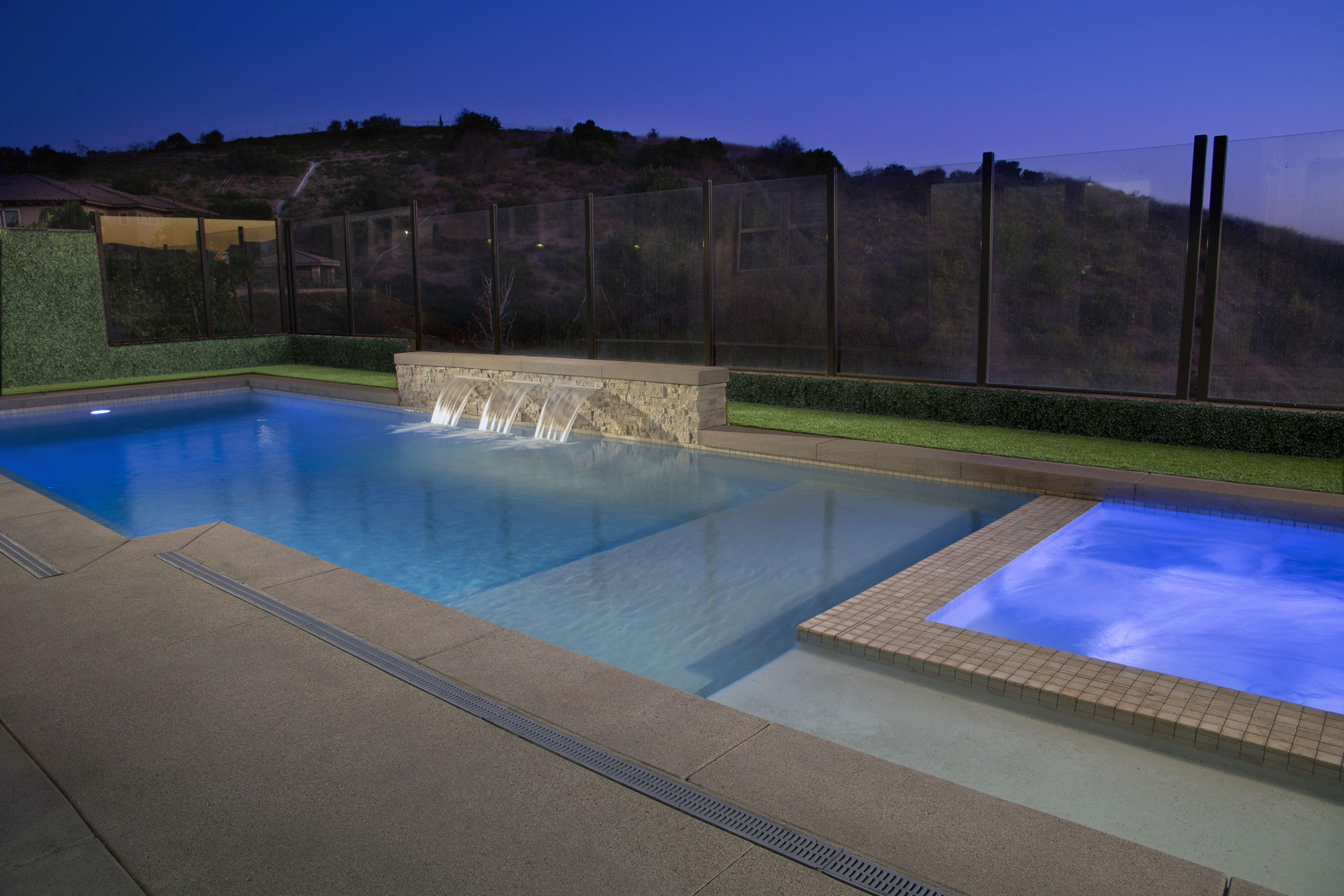 Swimming Pool Contractors designing stunning pools in Utah